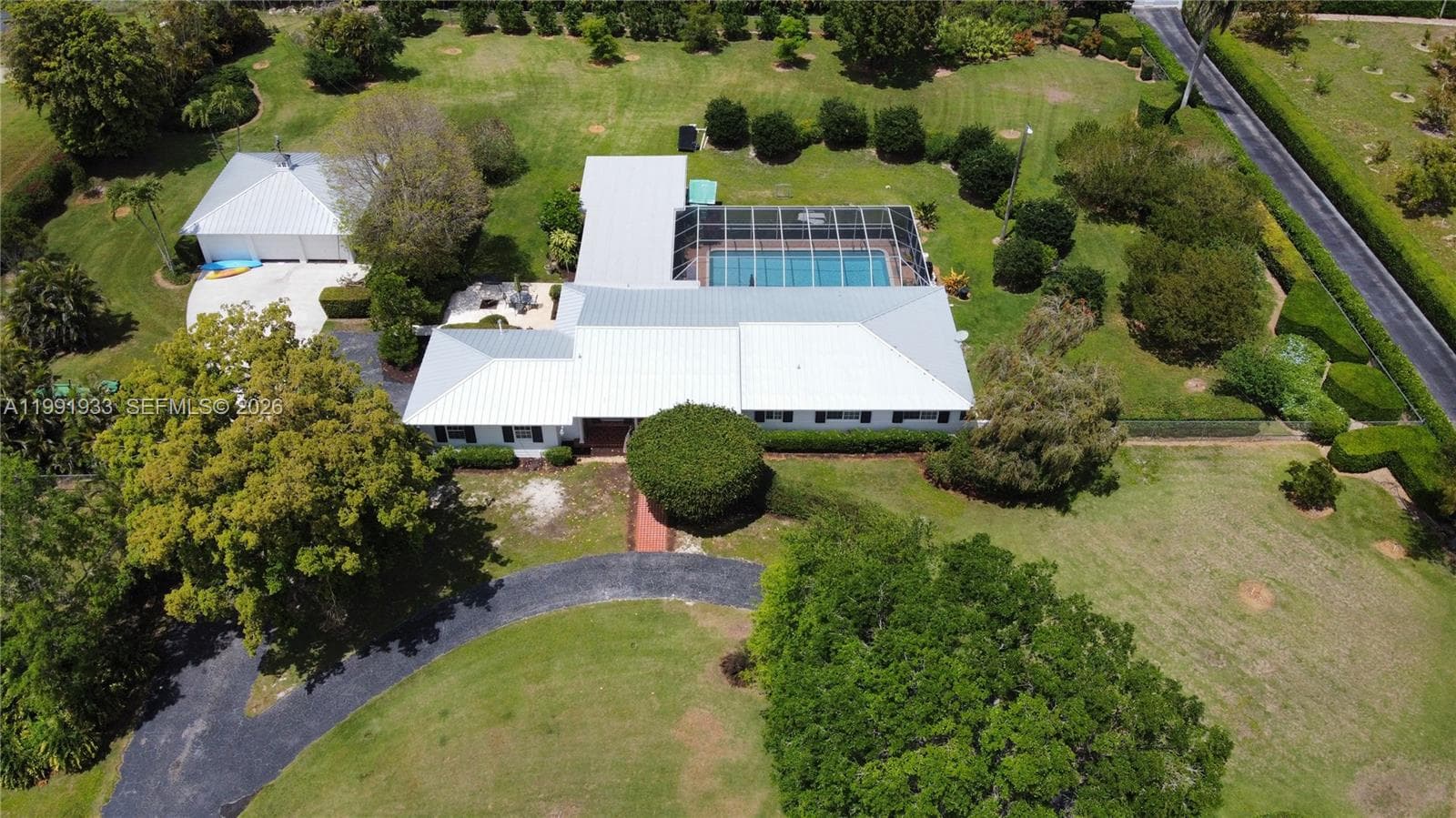 Single-family home at 18001 SW 285th St, Homestead, FL