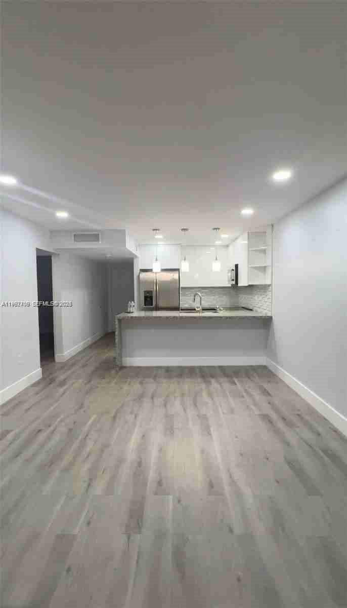 Condo at 1555 W 44th Pl, Hialeah — photo 2
