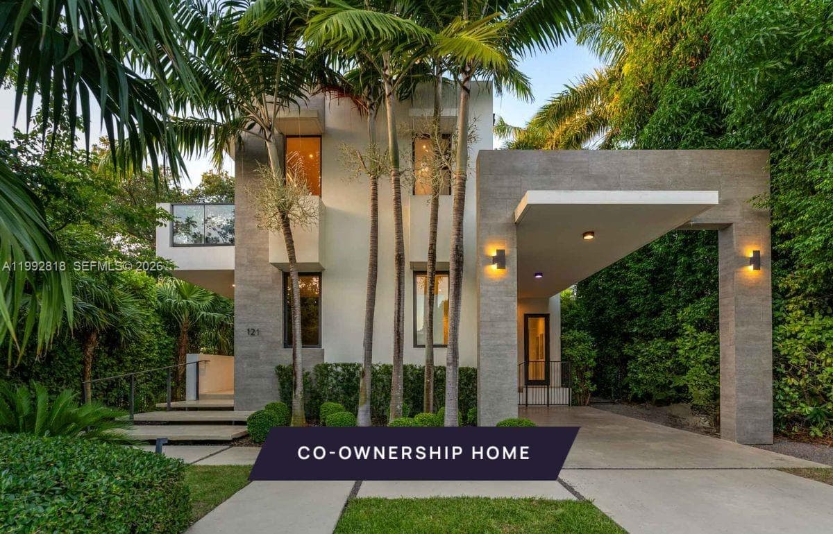 Single-family home at 121 2nd Dilido Ter. Share A, Miami Beach, FL