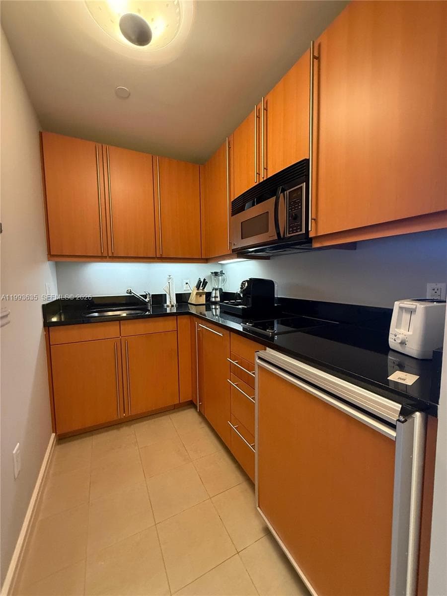 Condo at 1435 Brickell Ave, Miami — photo 3