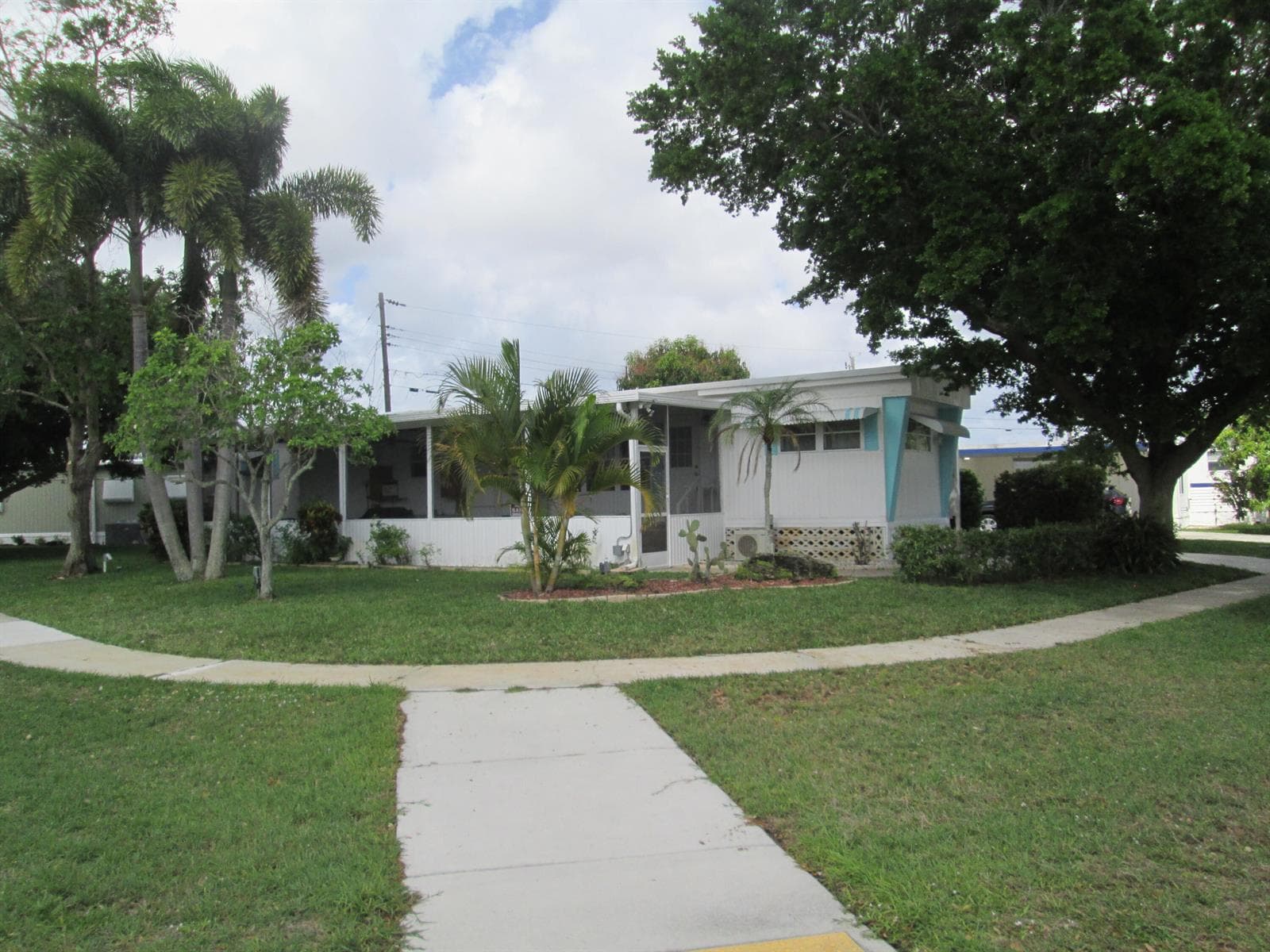 Mobile home at 4261 Meadow View Drive, Boynton Beach, FL
