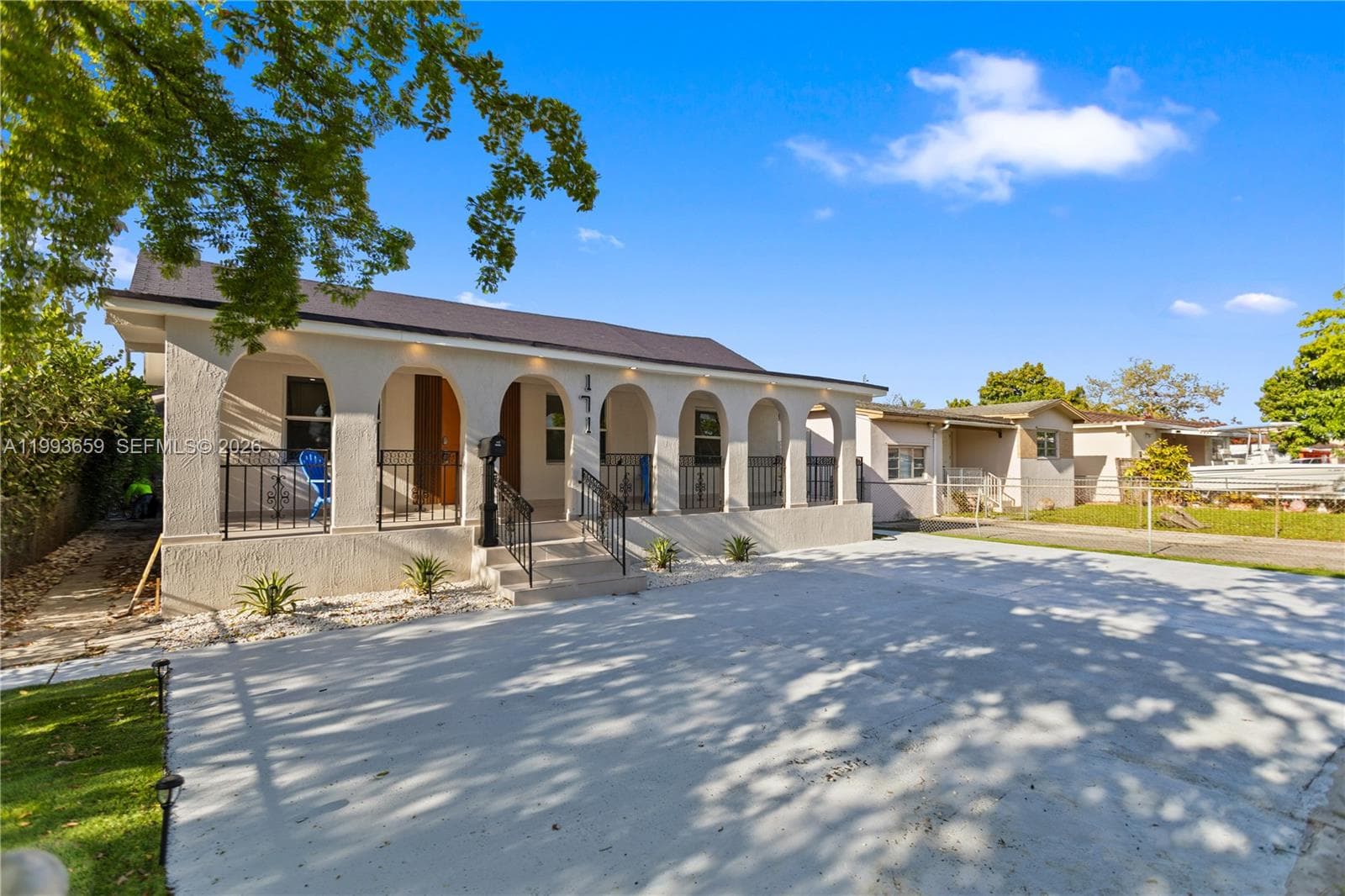 Single-family home at 171 W 13th St, Hialeah — photo 4