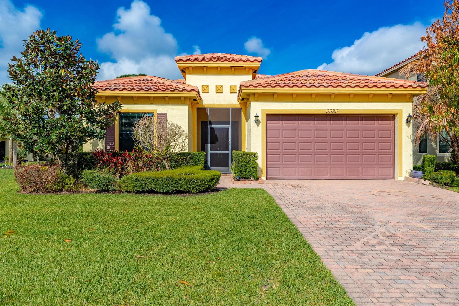 Single-family home at 5585 40th Avenue, Vero Beach, FL