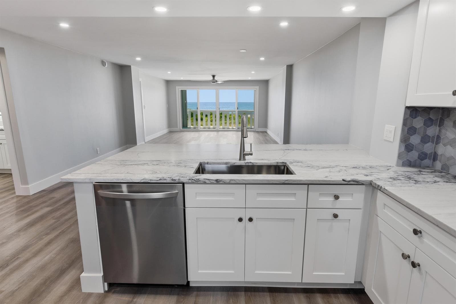 016-020-1012 N Ocean Blvd-4200x2804