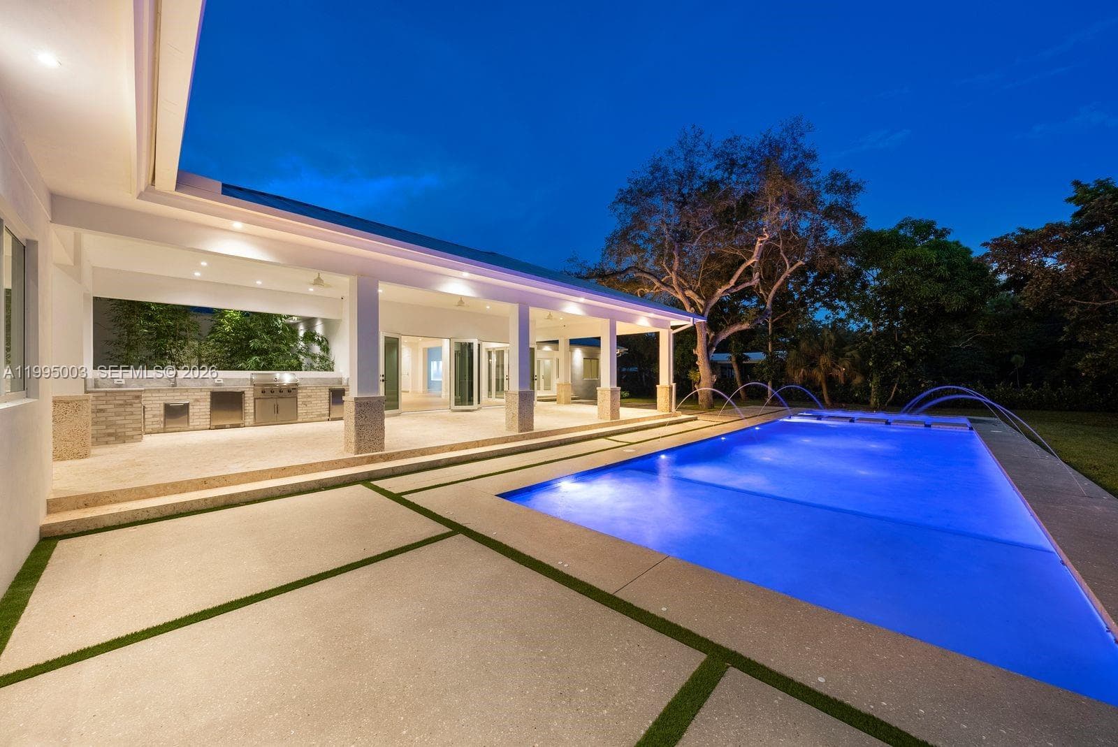 Single-family home at 7900 SW 118th St, Pinecrest — photo 3