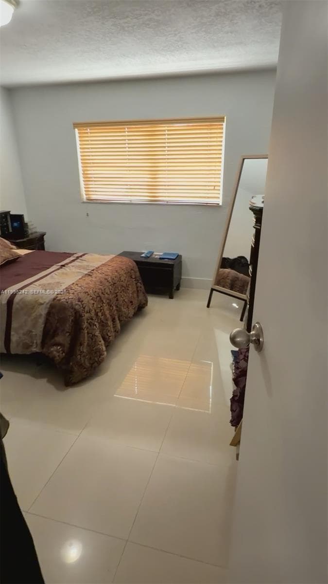 Condo at 1225 W 35th St, Hialeah, FL