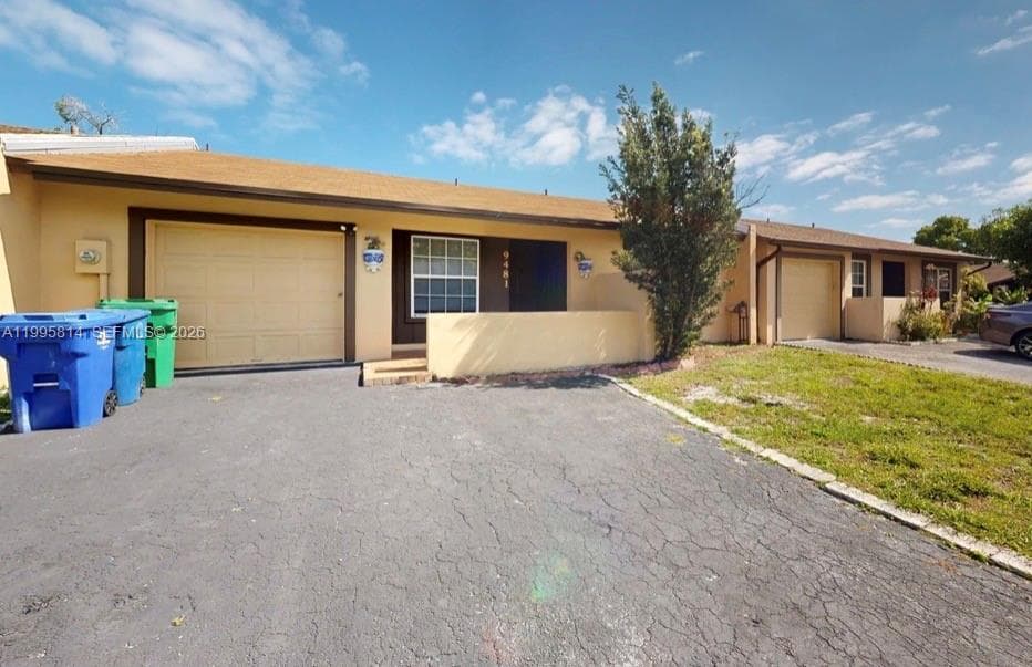 Single-family home at 9481 W Fern Ln, Miramar, FL