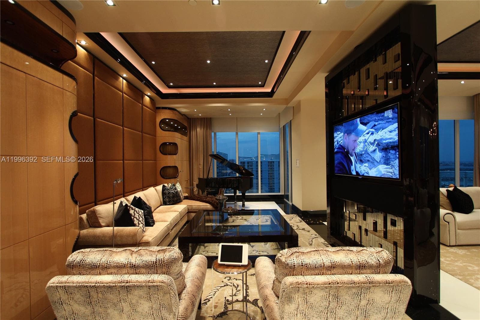 Condo at 900 Brickell Key Blvd, Miami — photo 2
