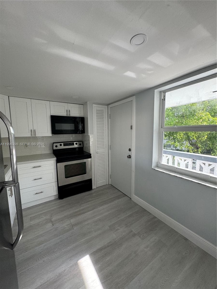 Condo at 1398 NE 191st St, Miami, FL