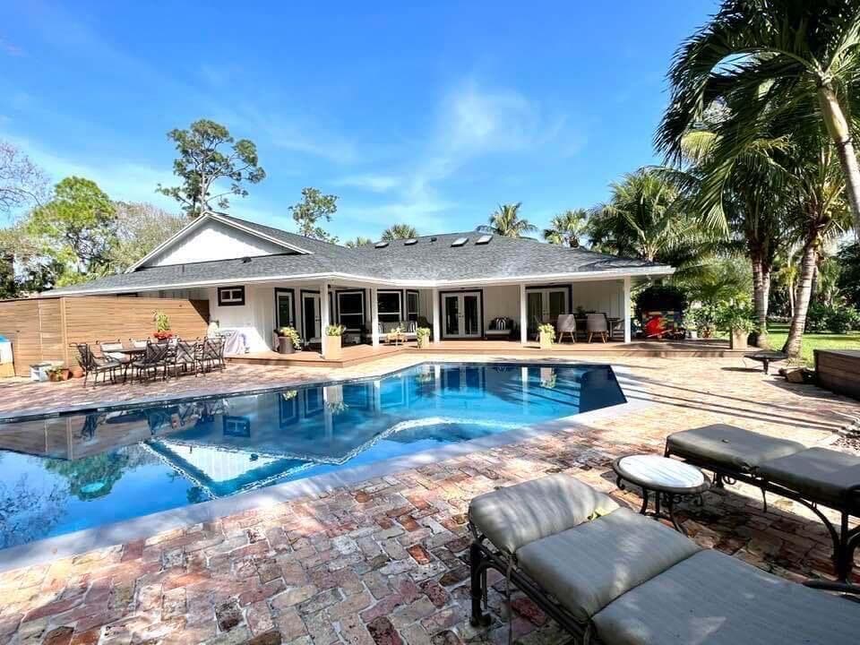 Single-family home at 14256 Greentree Trail, Wellington, FL