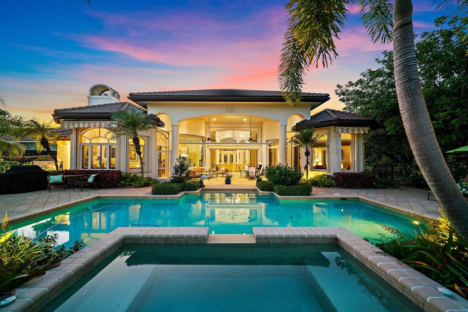 Single-family home at 8010 Fairway Lane, West Palm Beach, FL