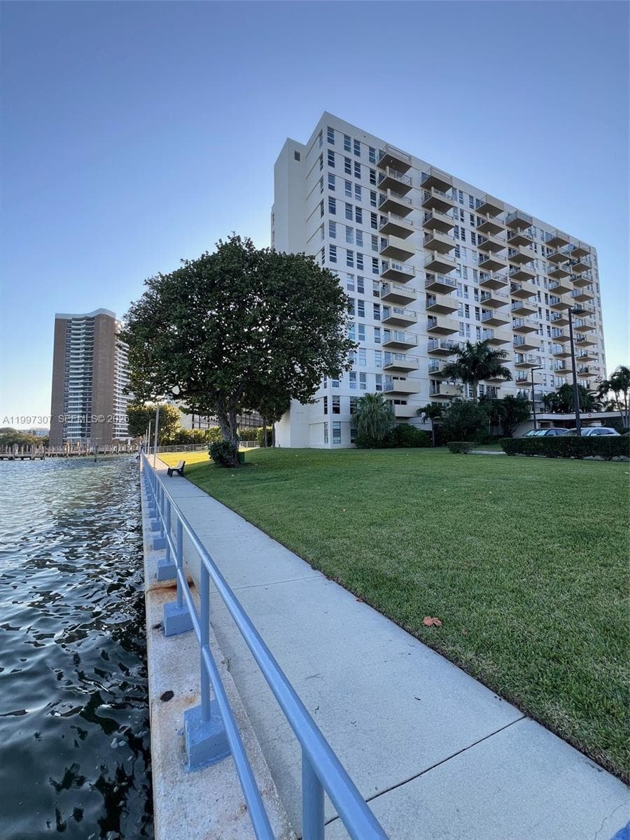 Condo at 880 NE 69th St, Miami — photo 3