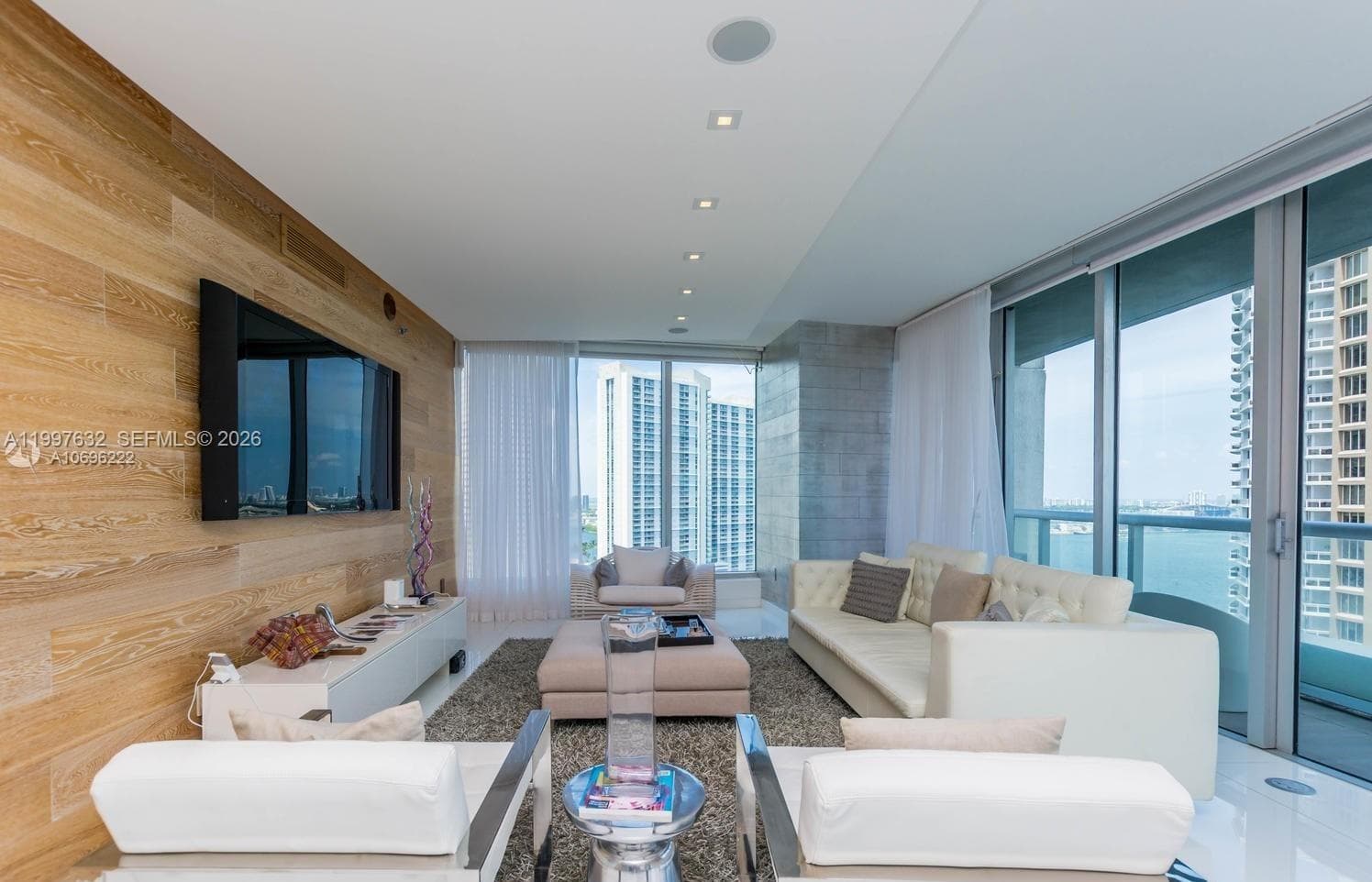 Condo at 465 Brickell Ave, Miami — photo 3