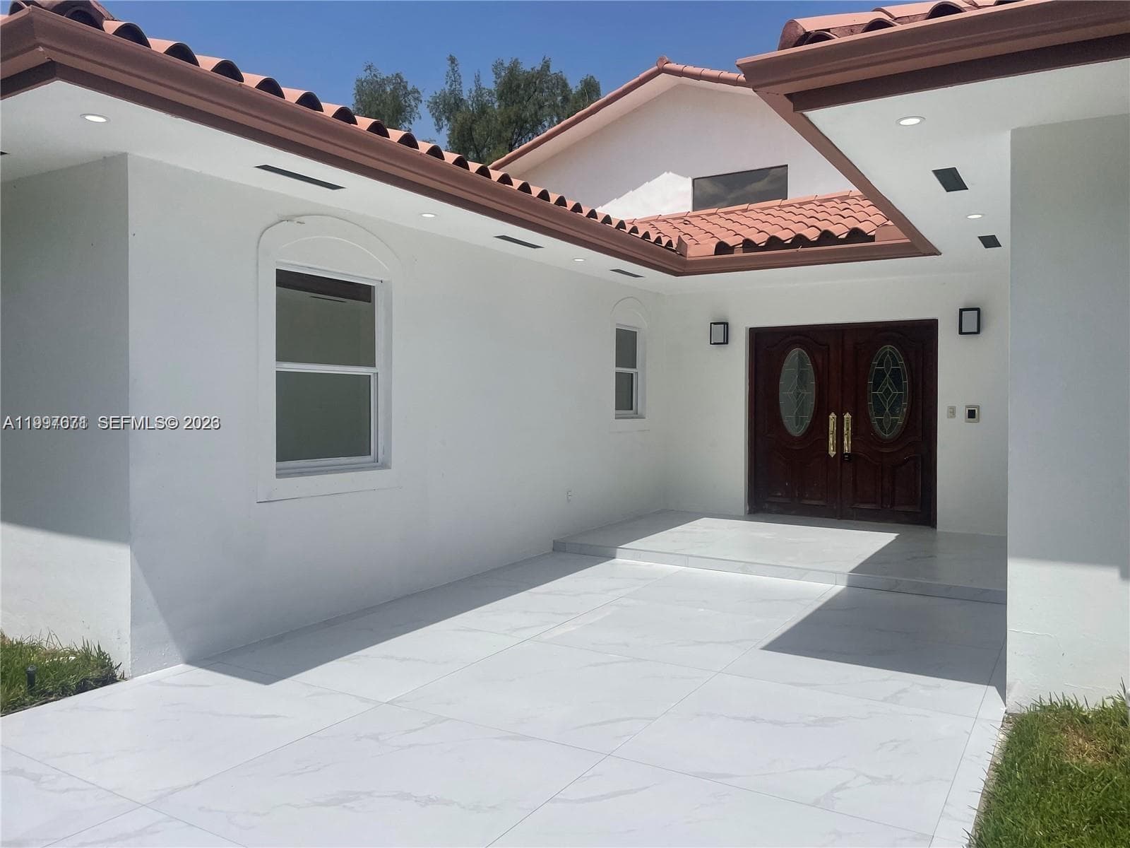Single-family home at 19740 W Saint Andrews Dr, Hialeah, FL