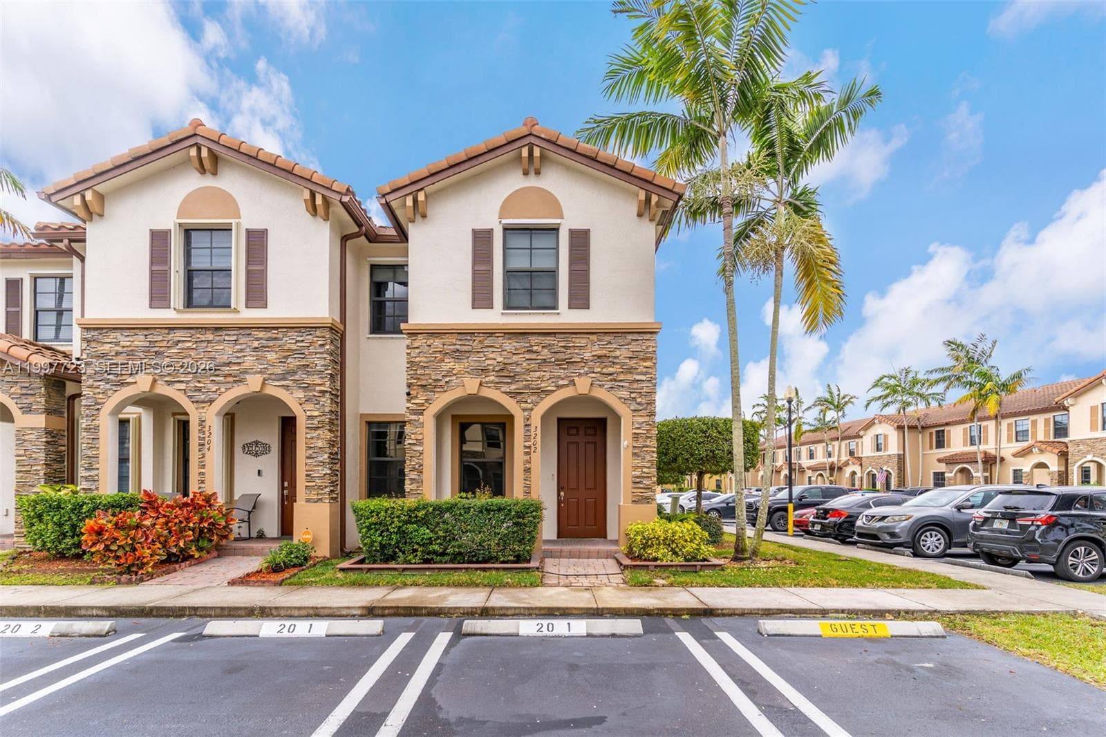Townhouse at 3202 SE 6th St, Homestead, FL