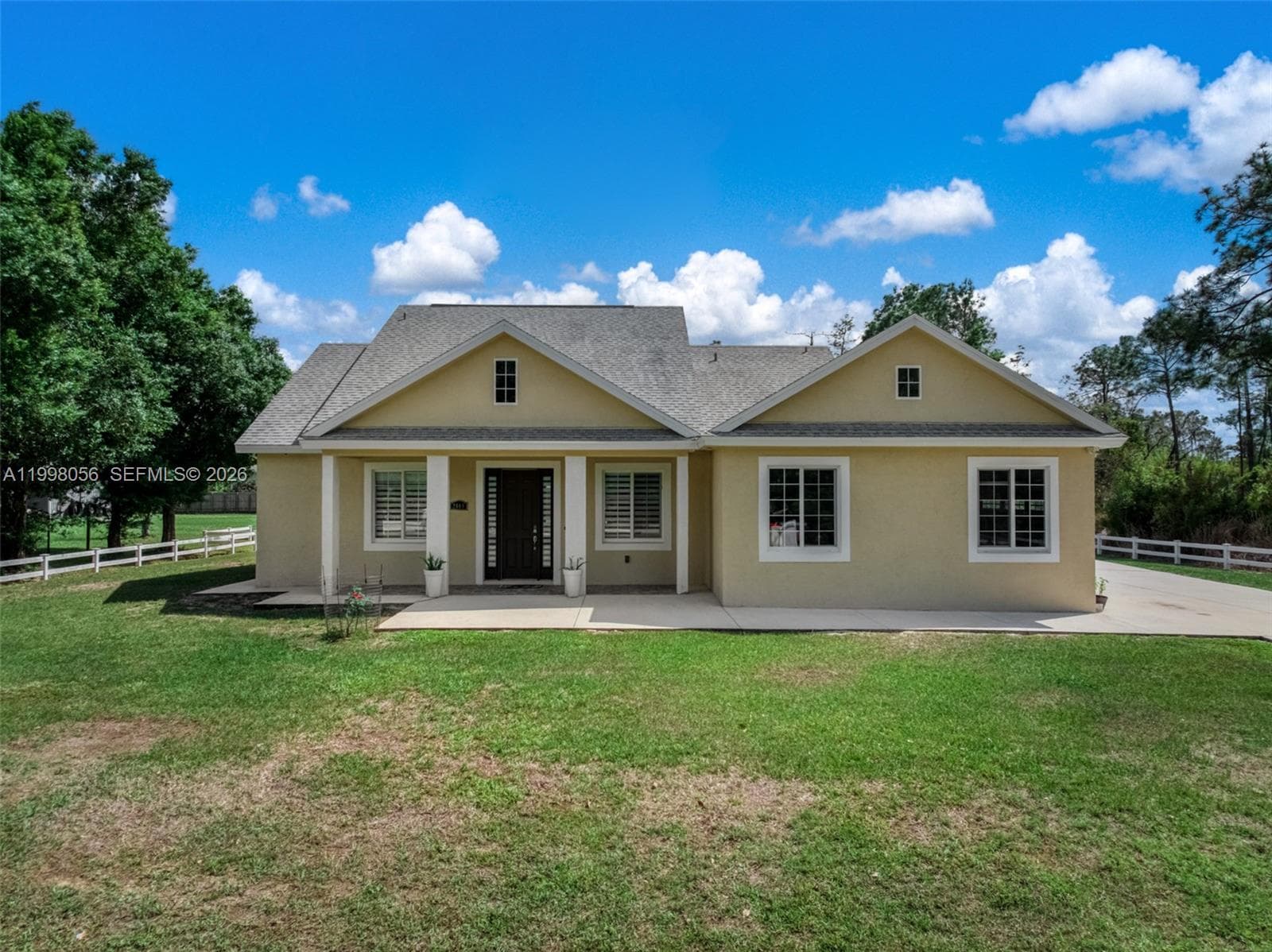 Single-family home at 2009 Flower, Sebring — photo 1