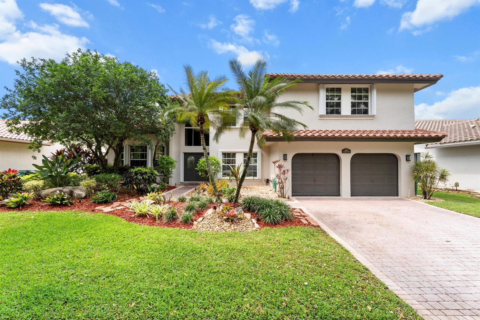 Single-family home at 3342 Amsterdam Avenue, Cooper City, FL