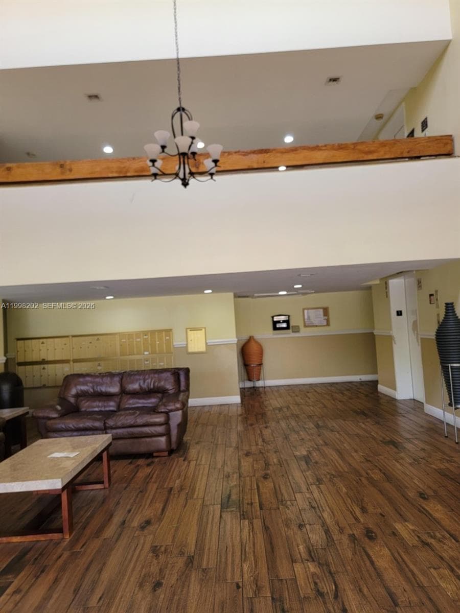 Condo at 220 Lakeview Dr, Weston — photo 3