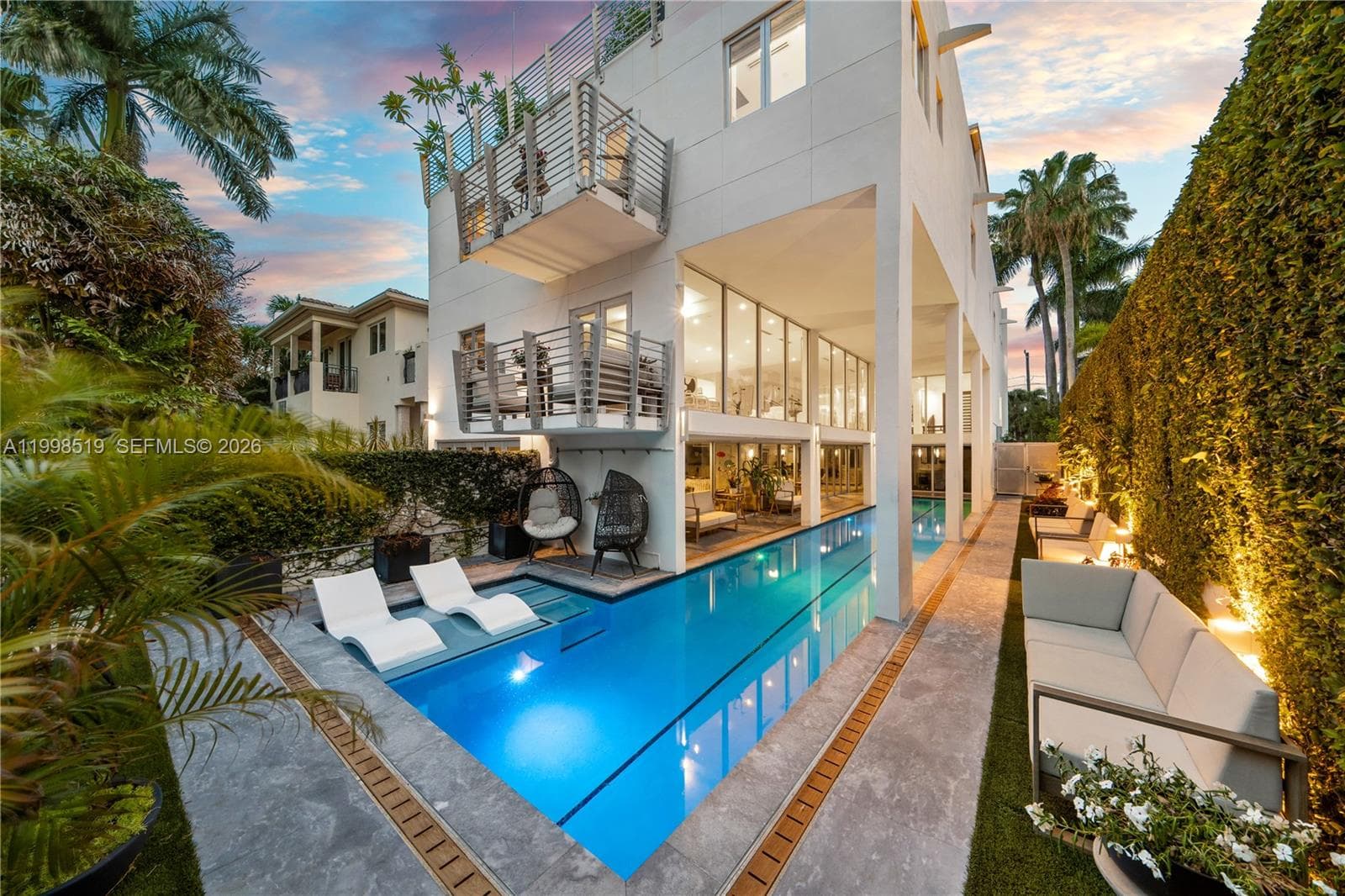 Single-family home at 215 Palm Ave, Miami Beach, FL