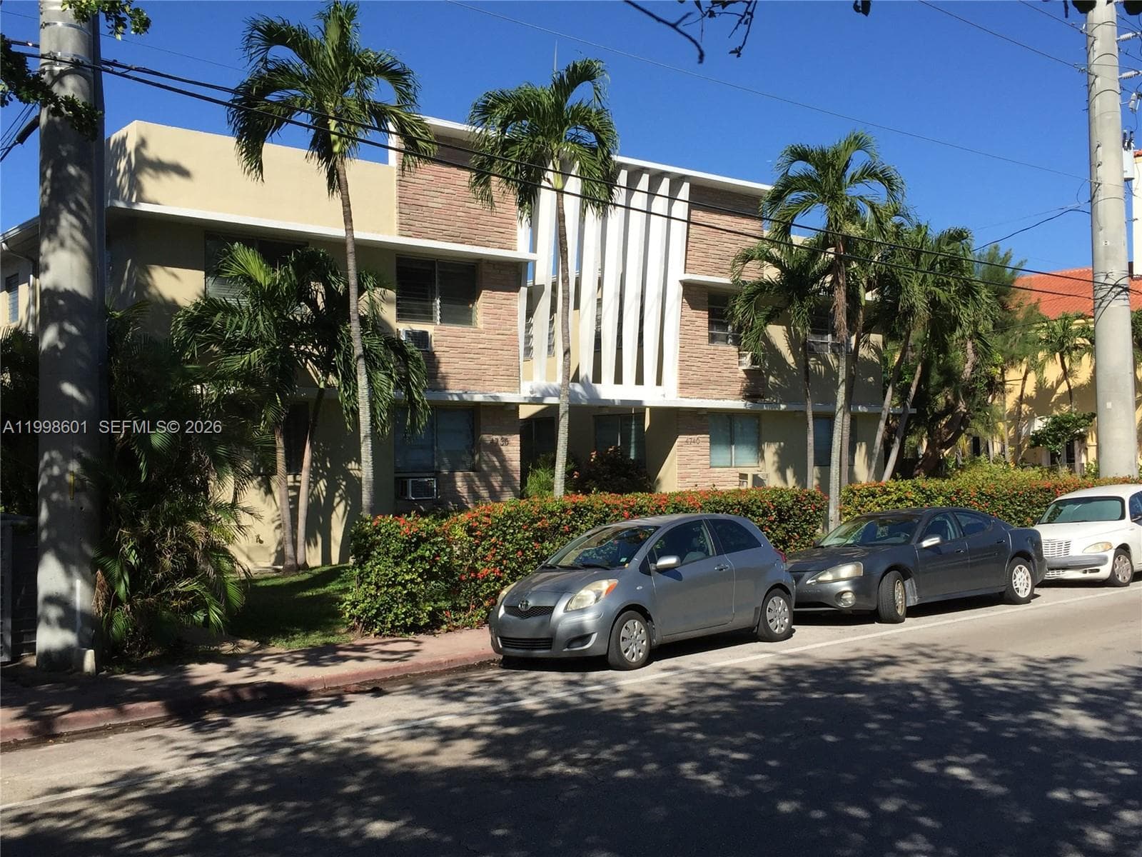 Co-op at 4740 Pine Tree Dr, Miami Beach — photo 1
