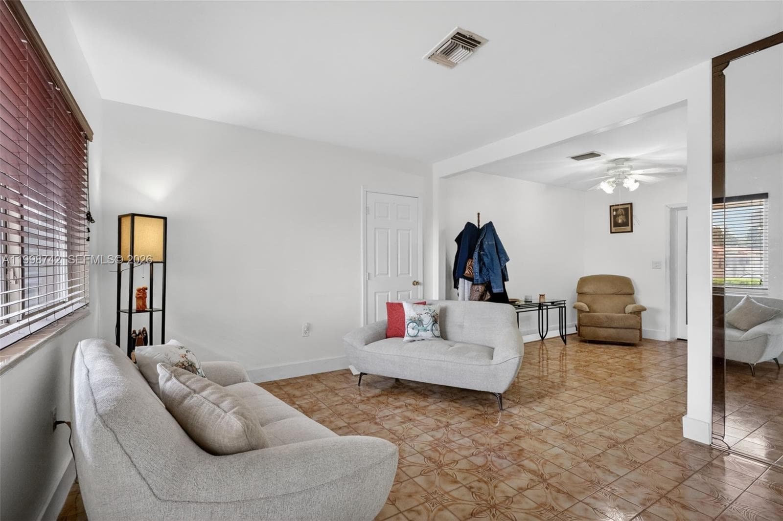 Single-family home at 733 W 33rd St, Hialeah — photo 2