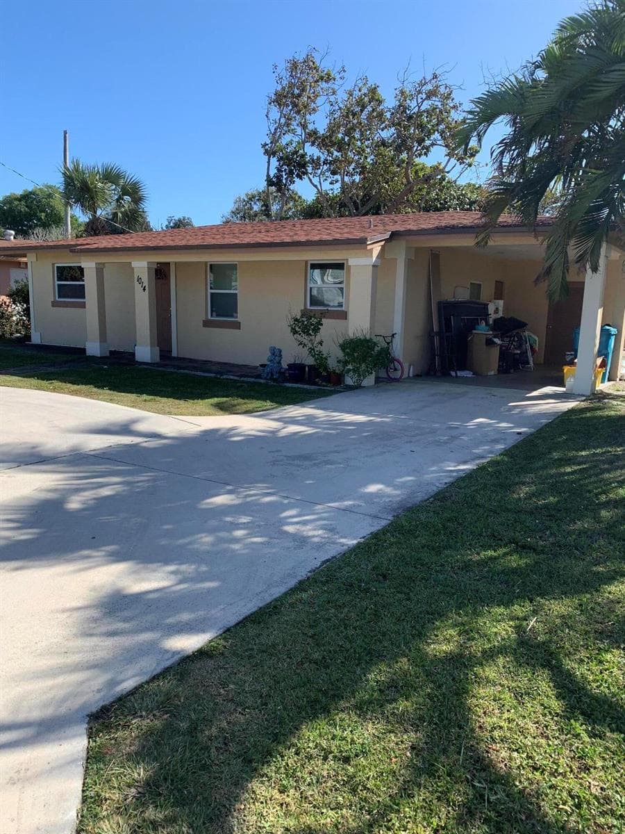 Single-family home at 1014 Old Boynton Road, Boynton Beach, FL
