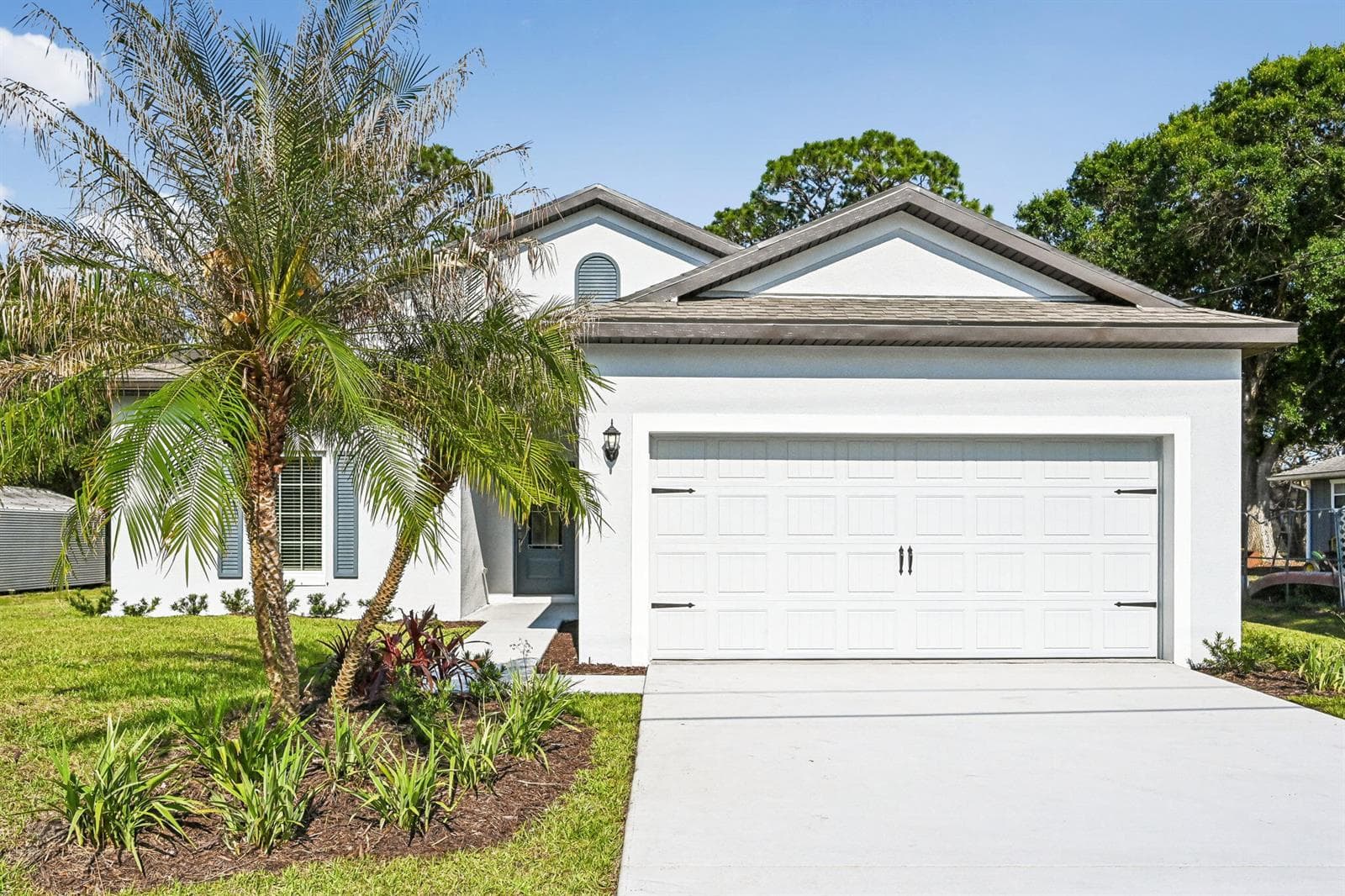 Single-family home at 5204 Palm Drive, Fort Pierce, FL