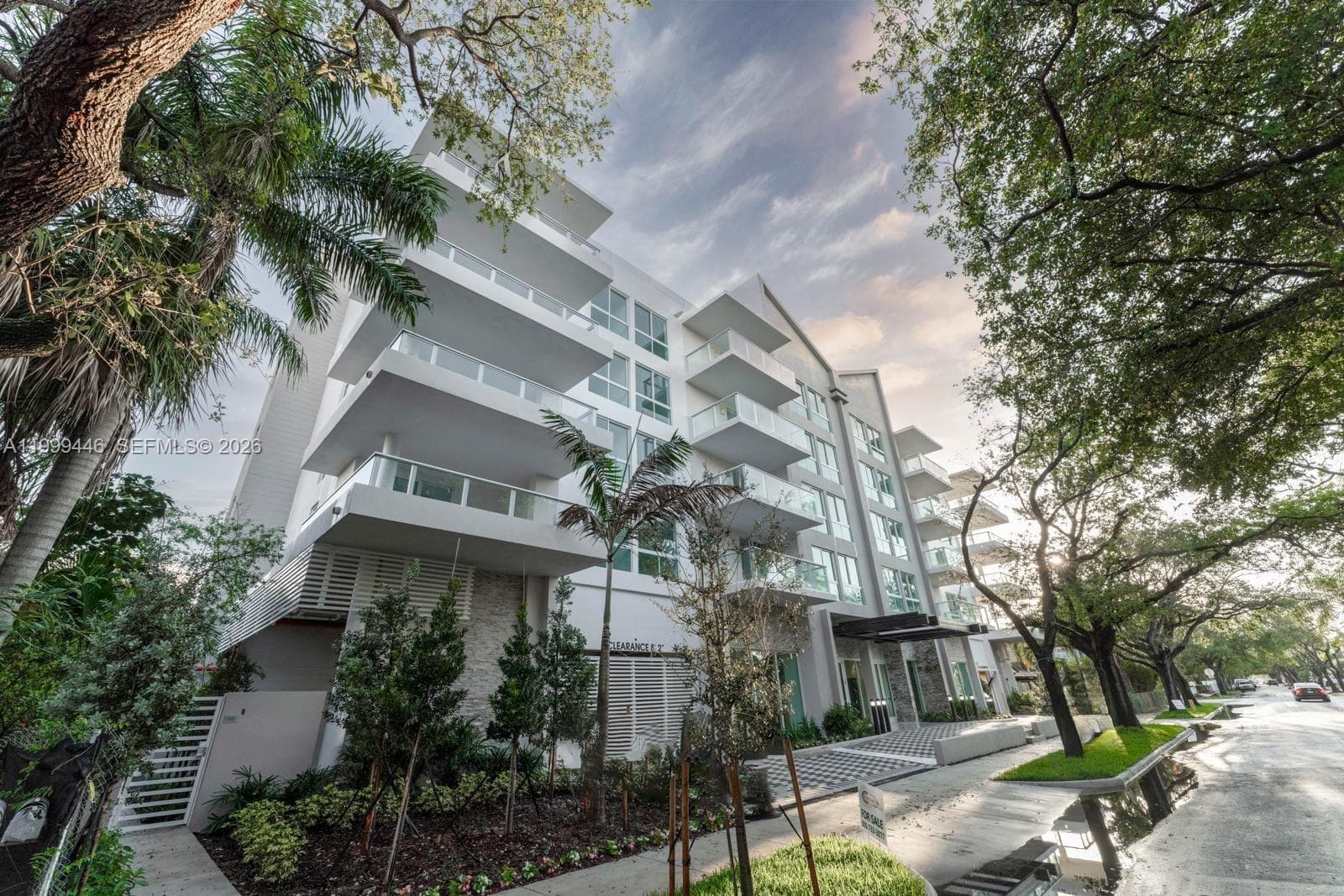 Condo at 1850 Monroe St, Hollywood — photo 1