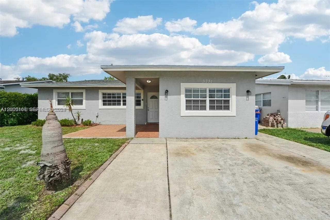 Single-family home at 3731 NE 17th Ave, Pompano Beach, FL