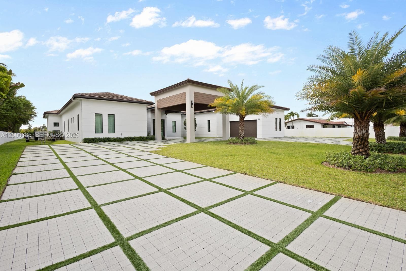 Single-family home at 80 NW 129th Ave, Miami — photo 2