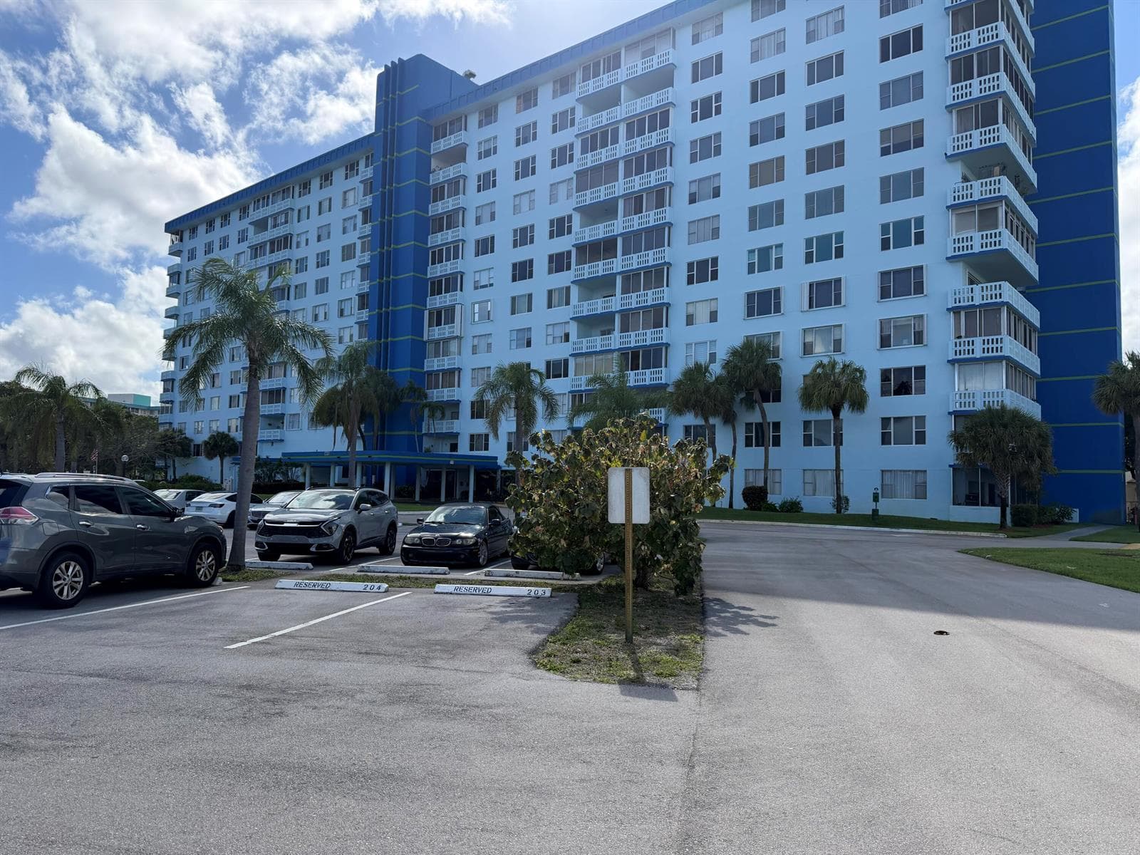 Condo at 4001 Hillcrest Drive, Hollywood, FL