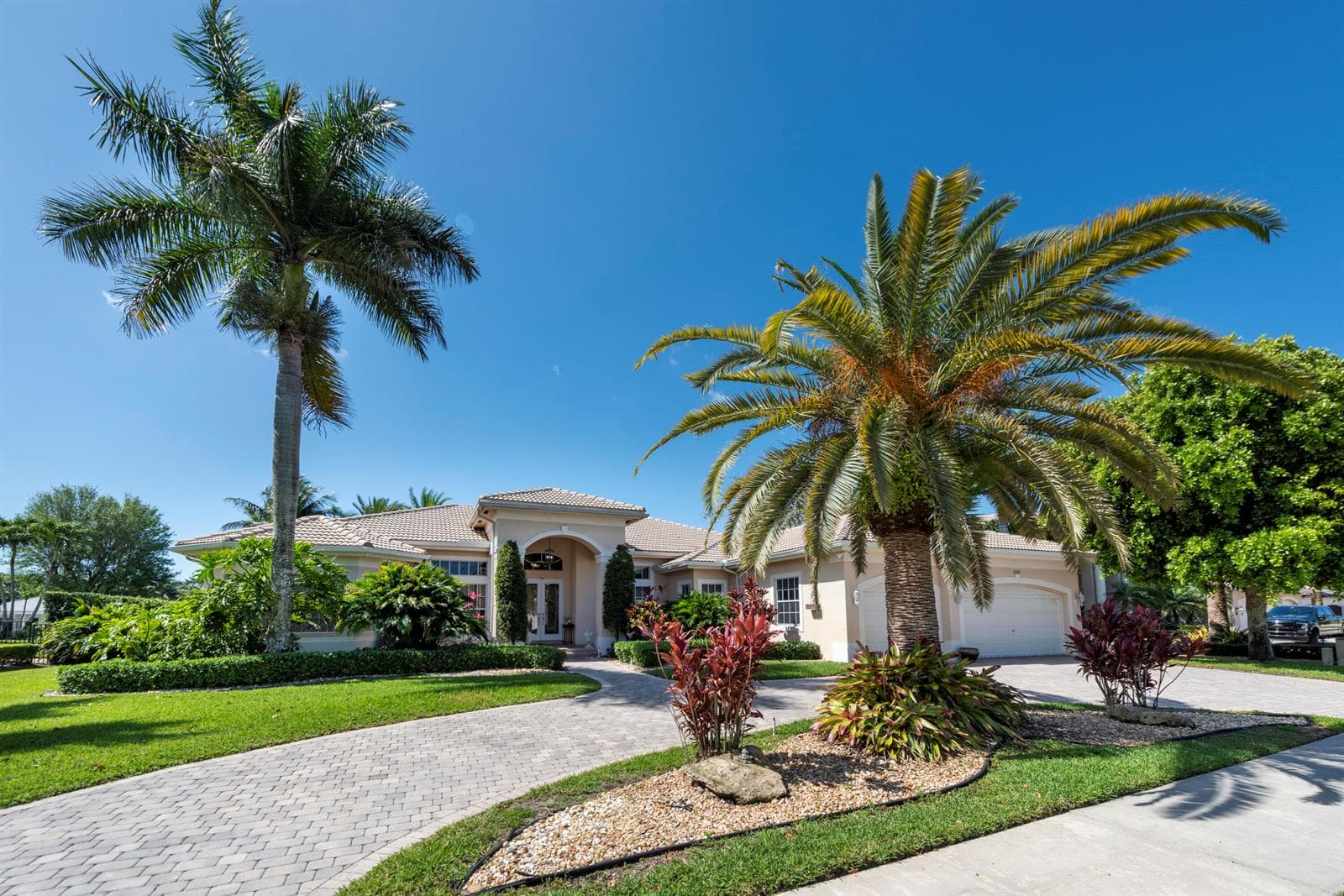 Single-family home at 15234 SW 40th Street, Davie, FL