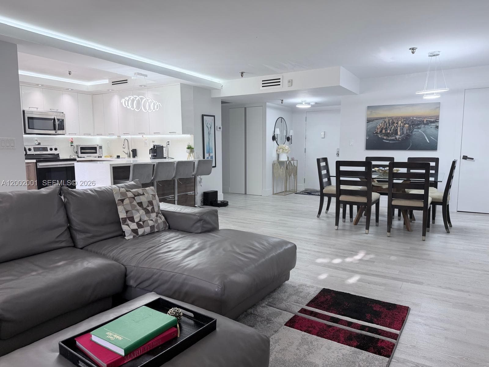 Condo at 671 NE 195th St, Miami — photo 2