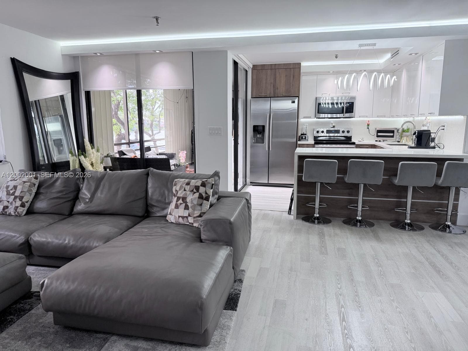 Condo at 671 NE 195th St, Miami — photo 1