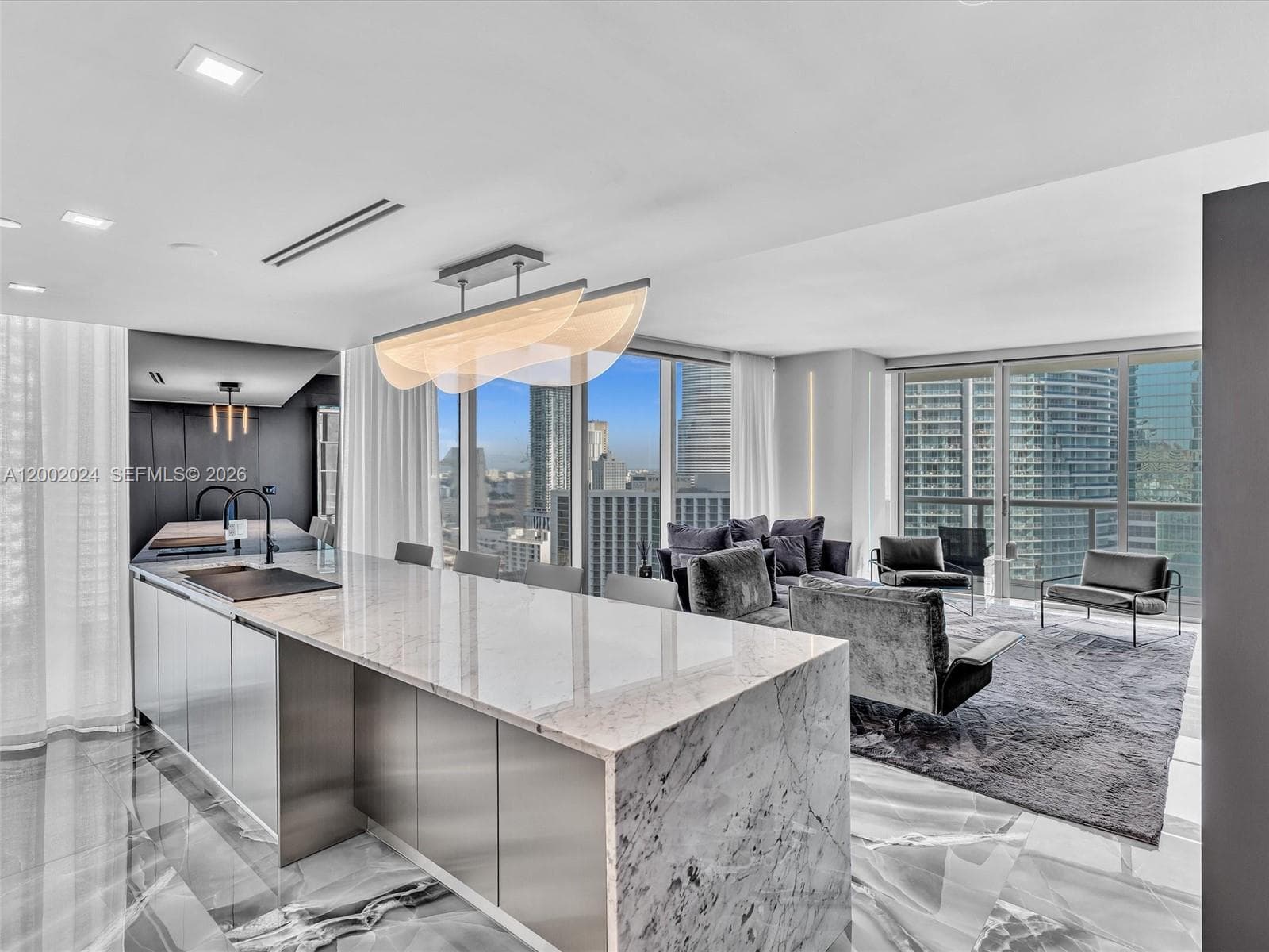 Condo at 475 Brickell Ave, Miami — photo 1