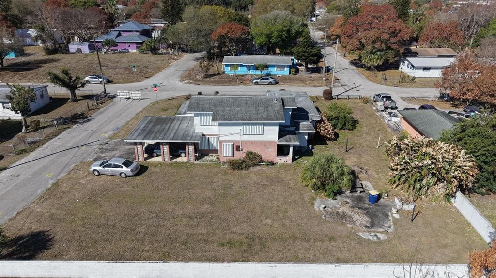 Single-family home at 802 N 15th Street, Fort Pierce, FL