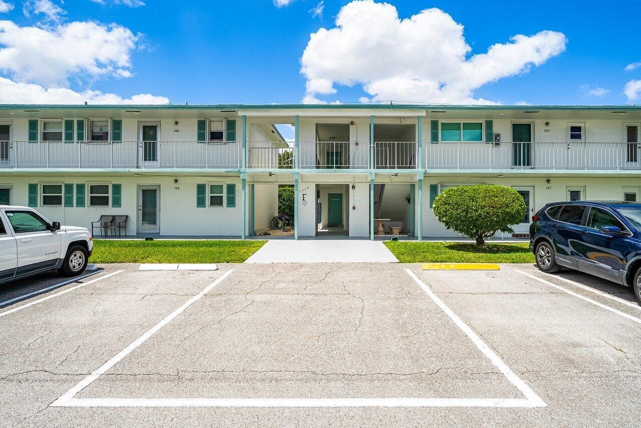 Condo at 1117 Lake Terrace, Boynton Beach, FL