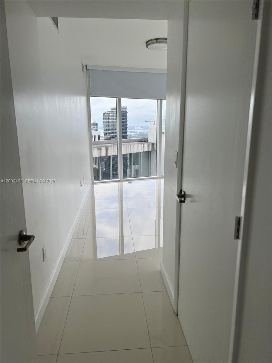 Condo at 475 Brickell Ave, Miami — photo 3