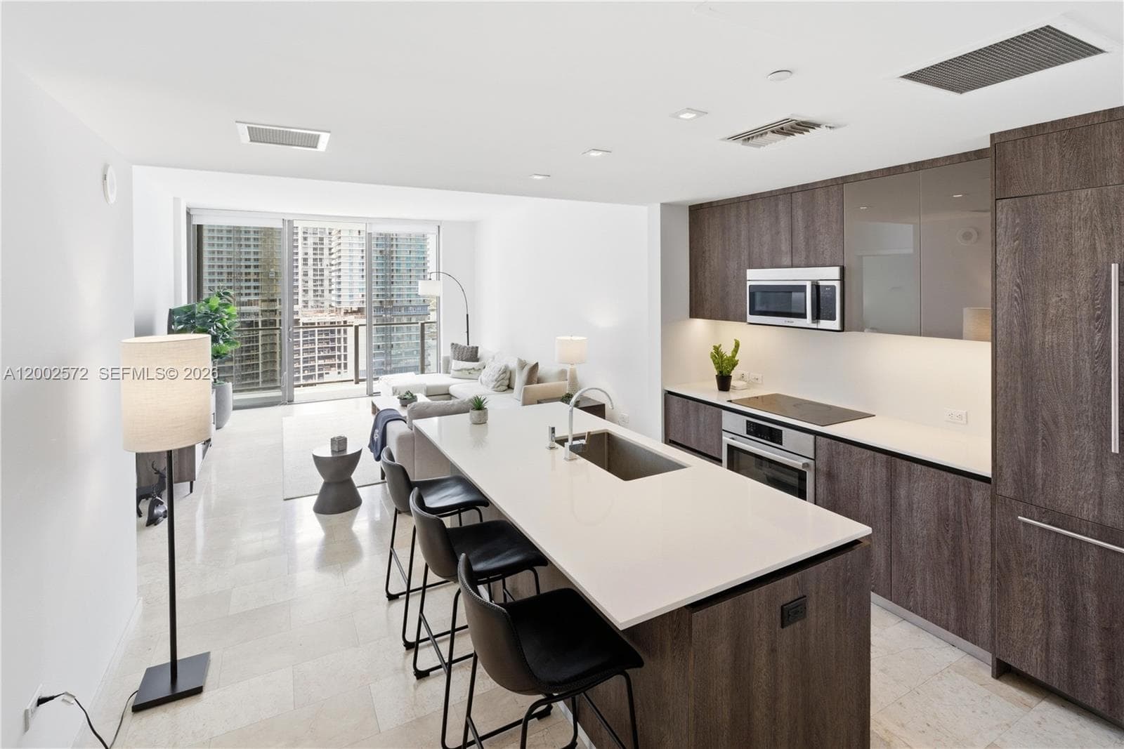 Condo en 68 SE 6th St, Miami — foto 2