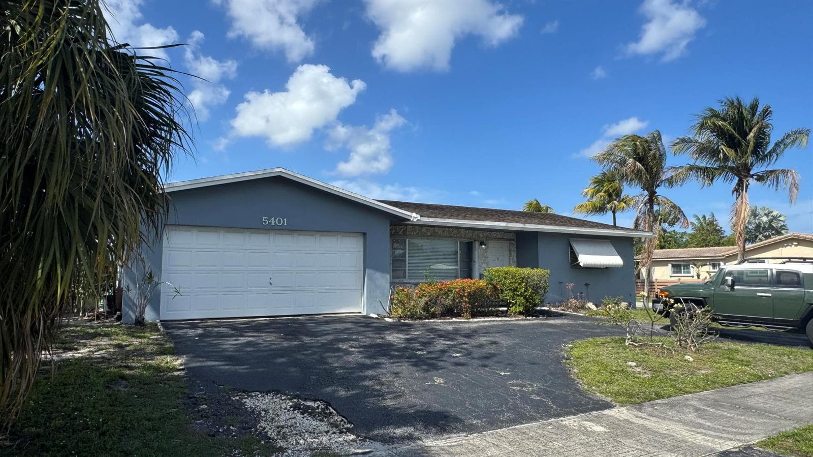 Single-family home at 5401 W Park Road, Hollywood, FL