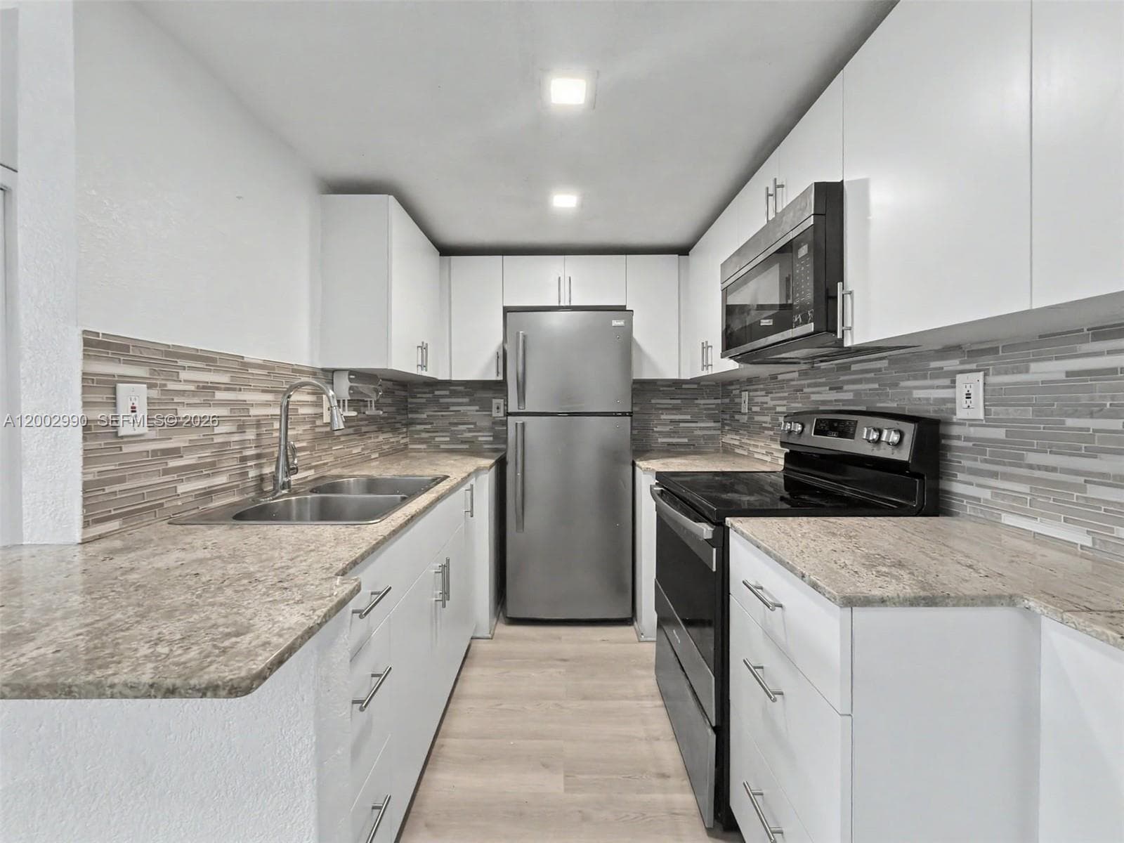 Condo at 606 W 81st St, Hialeah, FL