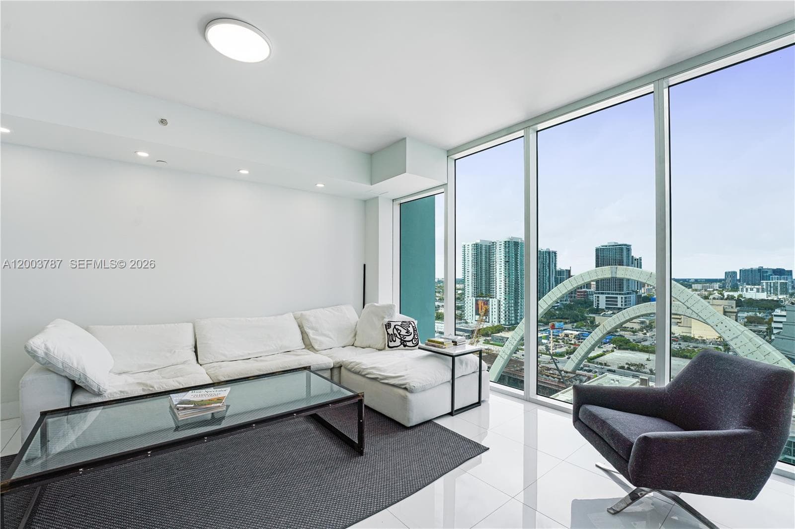 Condo at 1040 Biscayne Blvd, Miami — photo 2
