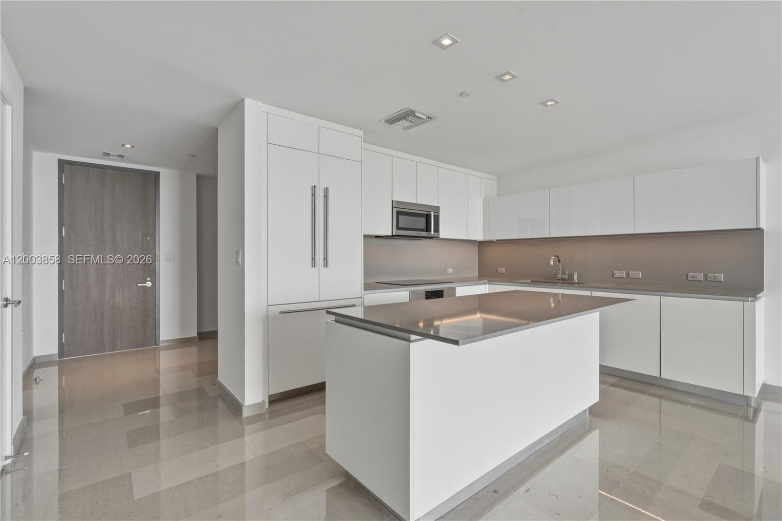 Condo at 88 SW 7th St, Miami — photo 3