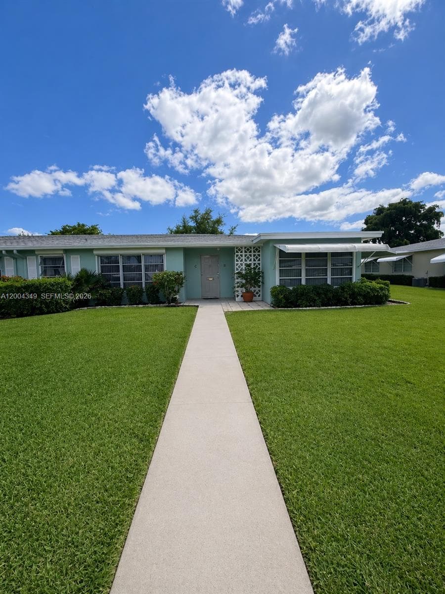 Condo at 200 High Point Ct E, Delray Beach — photo 1