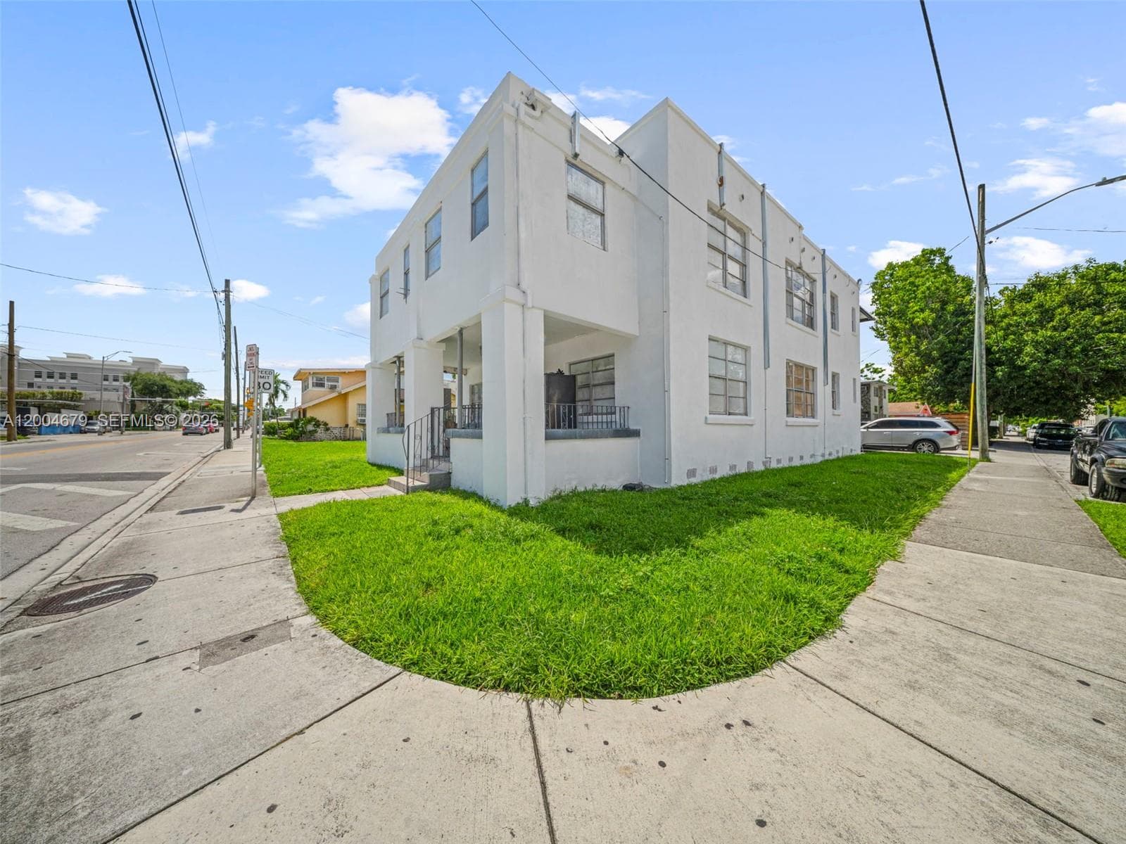 Single-family home at 500 SW 8th AVE, Miami — photo 3