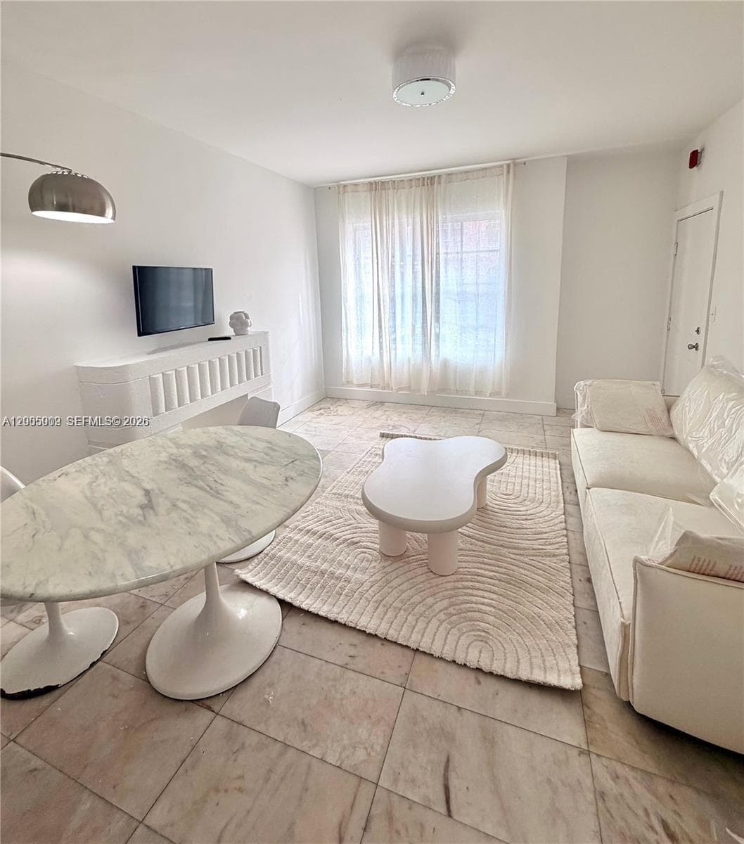 Condo at 801 8th St, Miami Beach, FL