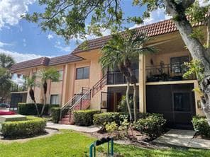 Condo at 158 Lakeview Drive, Weston, FL