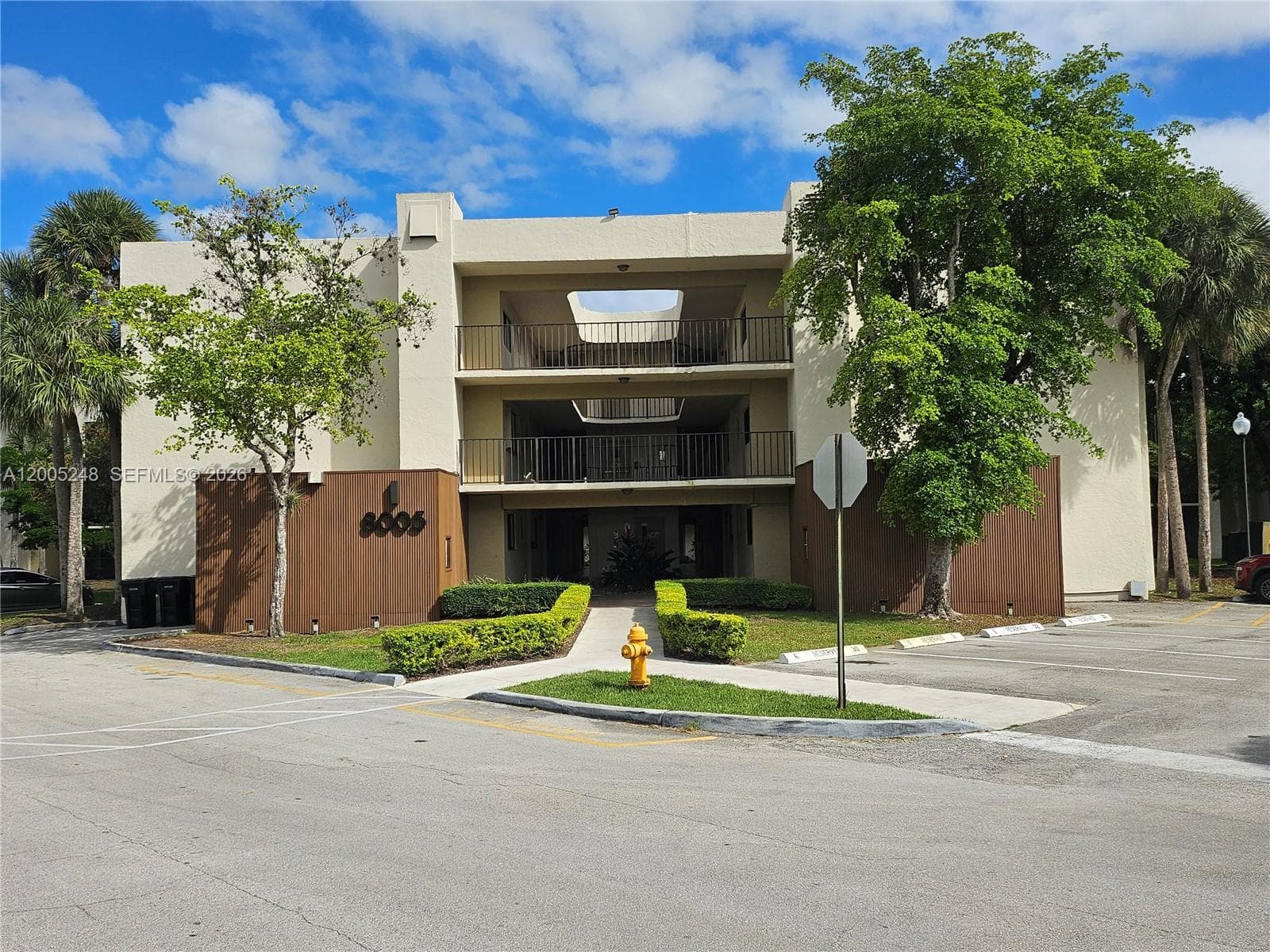 Condo at 8005 SW 107th Ave, Miami — photo 2