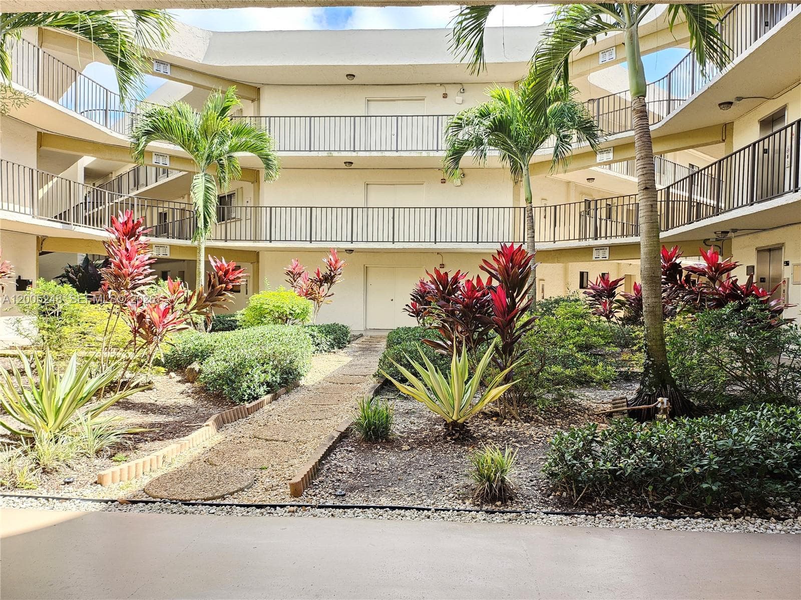 Condo at 8005 SW 107th Ave, Miami, FL