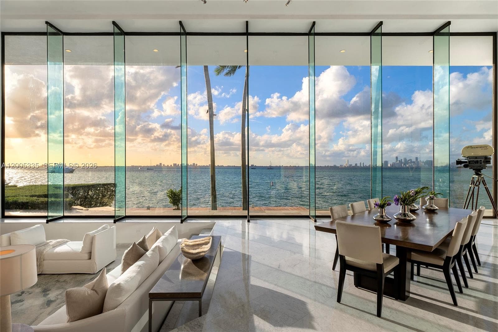 Single-family home at 485 W Matheson Dr, Key Biscayne — photo 2